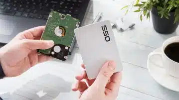 disque dur et un disque SSD