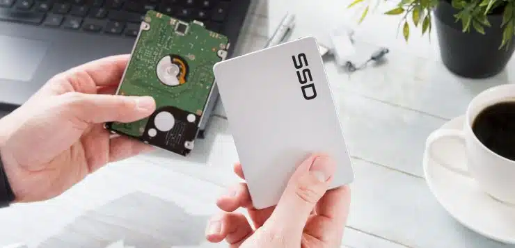 disque dur et un disque SSD