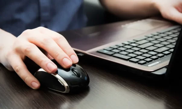Comment réinitialiser votre souris sans fil en quelques étapes simples